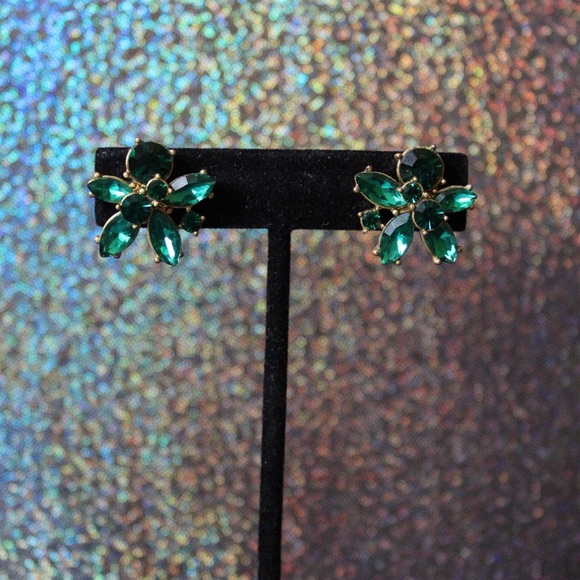 ✨ Rhinestone Emerald Stud Earrings - Picture 2 of 2